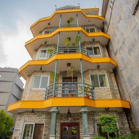 Spot On 445 New Hotel Natureland Pokhara Extérieur photo