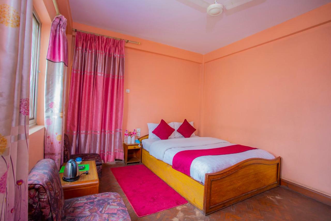 Spot On 445 New Hotel Natureland Pokhara Extérieur photo