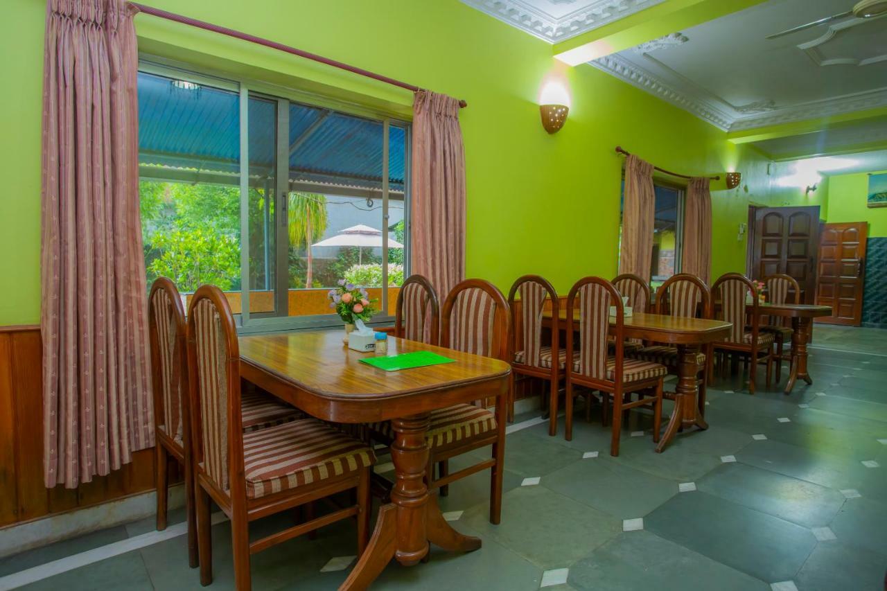 Spot On 445 New Hotel Natureland Pokhara Extérieur photo