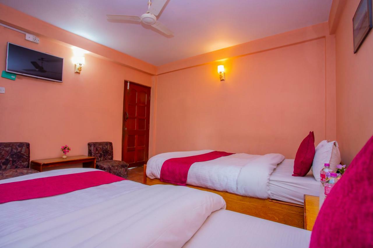 Spot On 445 New Hotel Natureland Pokhara Extérieur photo