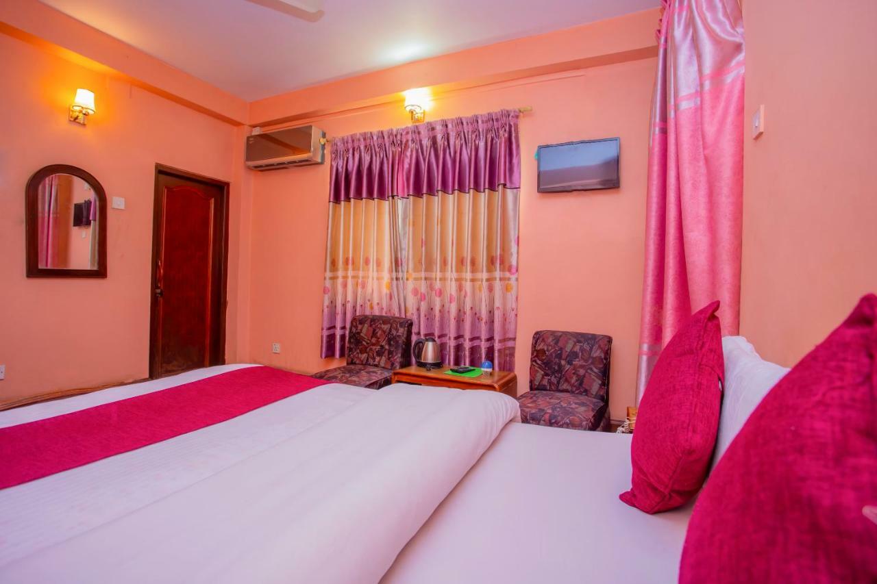 Spot On 445 New Hotel Natureland Pokhara Extérieur photo