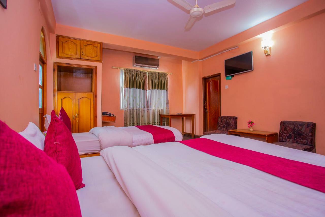 Spot On 445 New Hotel Natureland Pokhara Extérieur photo