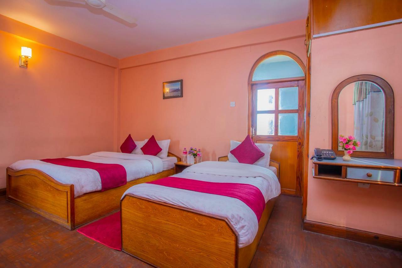 Spot On 445 New Hotel Natureland Pokhara Extérieur photo